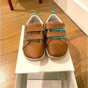 Ten little kids sneakers, mocha brown, size9.5. Excellent condition